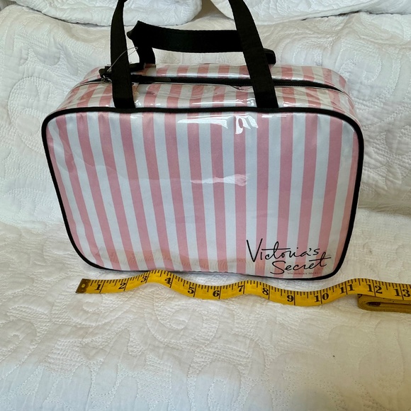 Victoria’s Secret toiletry bag -NWT - Picture 2 of 16